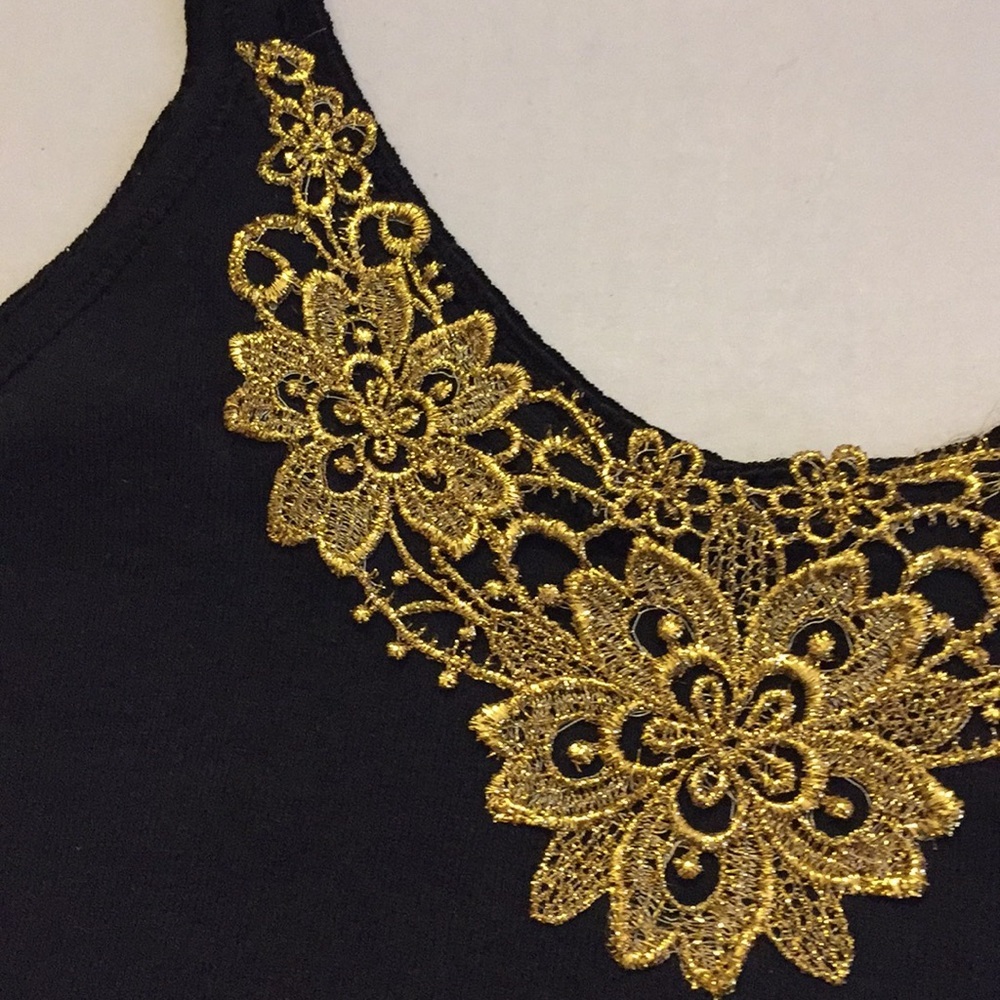 TANK TOP WITH LACE NWOT Black Cotton V-neck gold lame lace form fitting - Picture 4 of 10